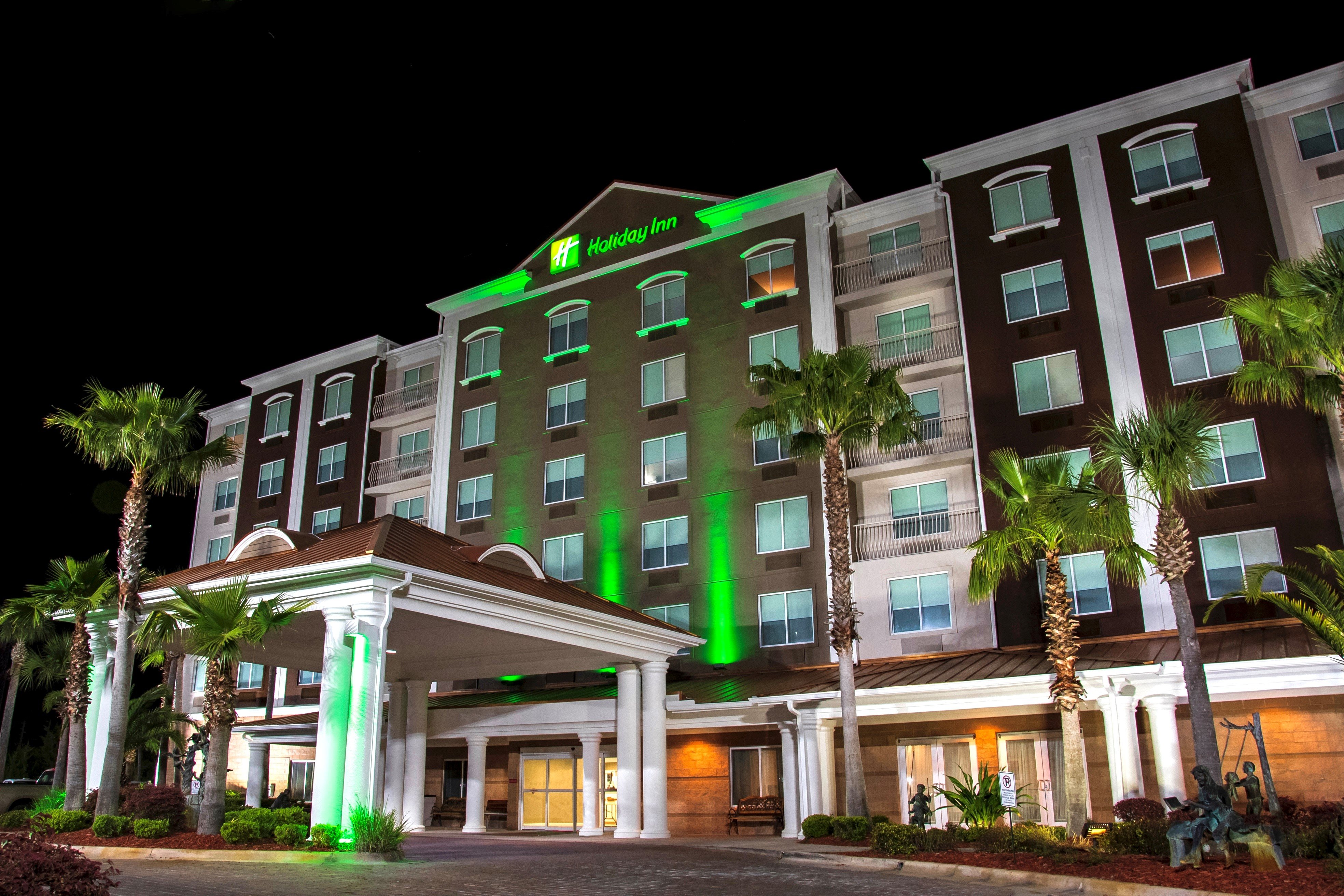 Holiday Inn Hotel & Suites