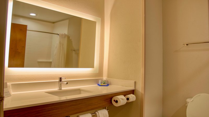 HOLIDAY INN EXP STES BYRAM