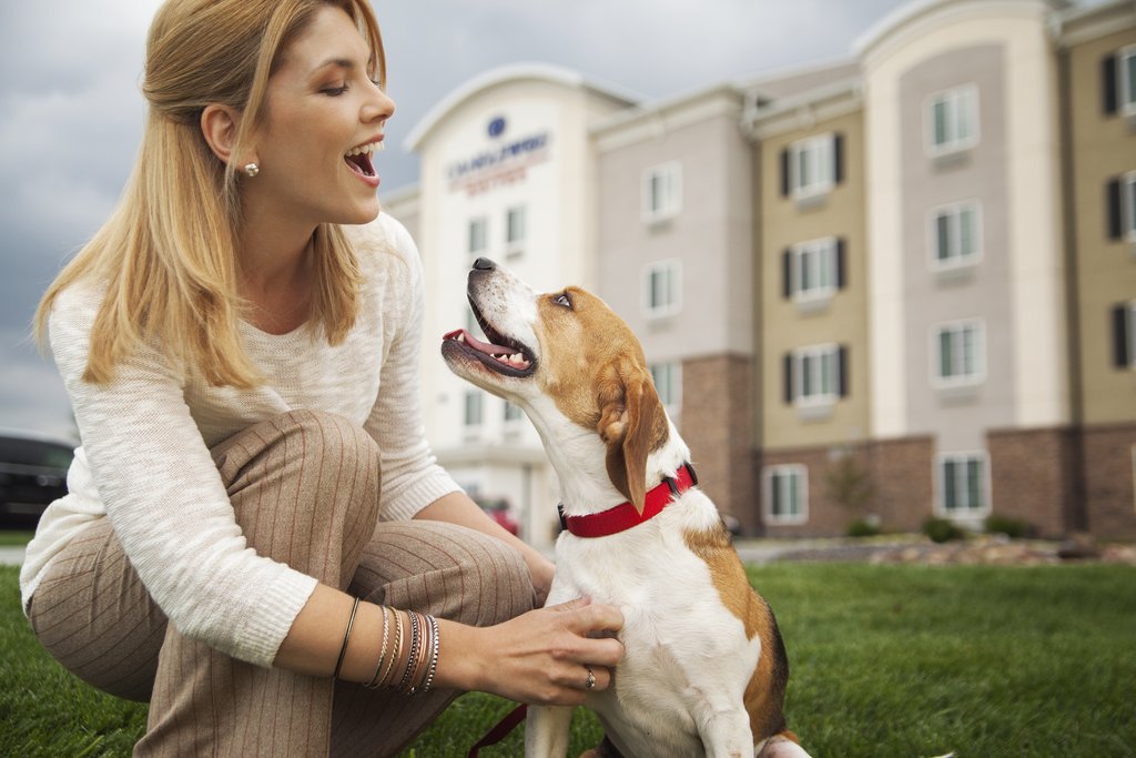 Candlewood Suites Sidney Montana is a Pet Friendly Hotel.