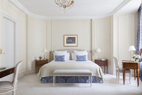 Le Bristol Paris - Chambre Prestige