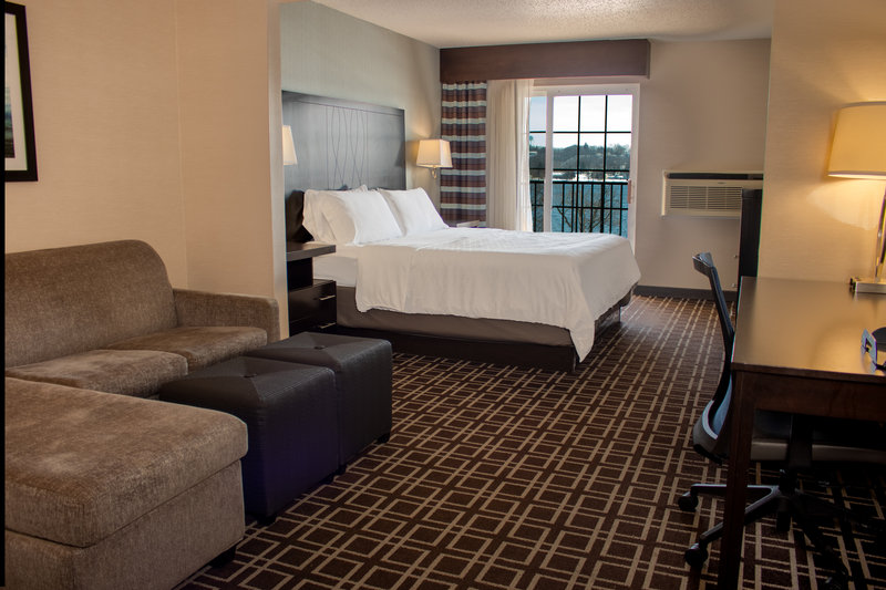 HOLIDAY INN EXPRESS LE CLAIRE