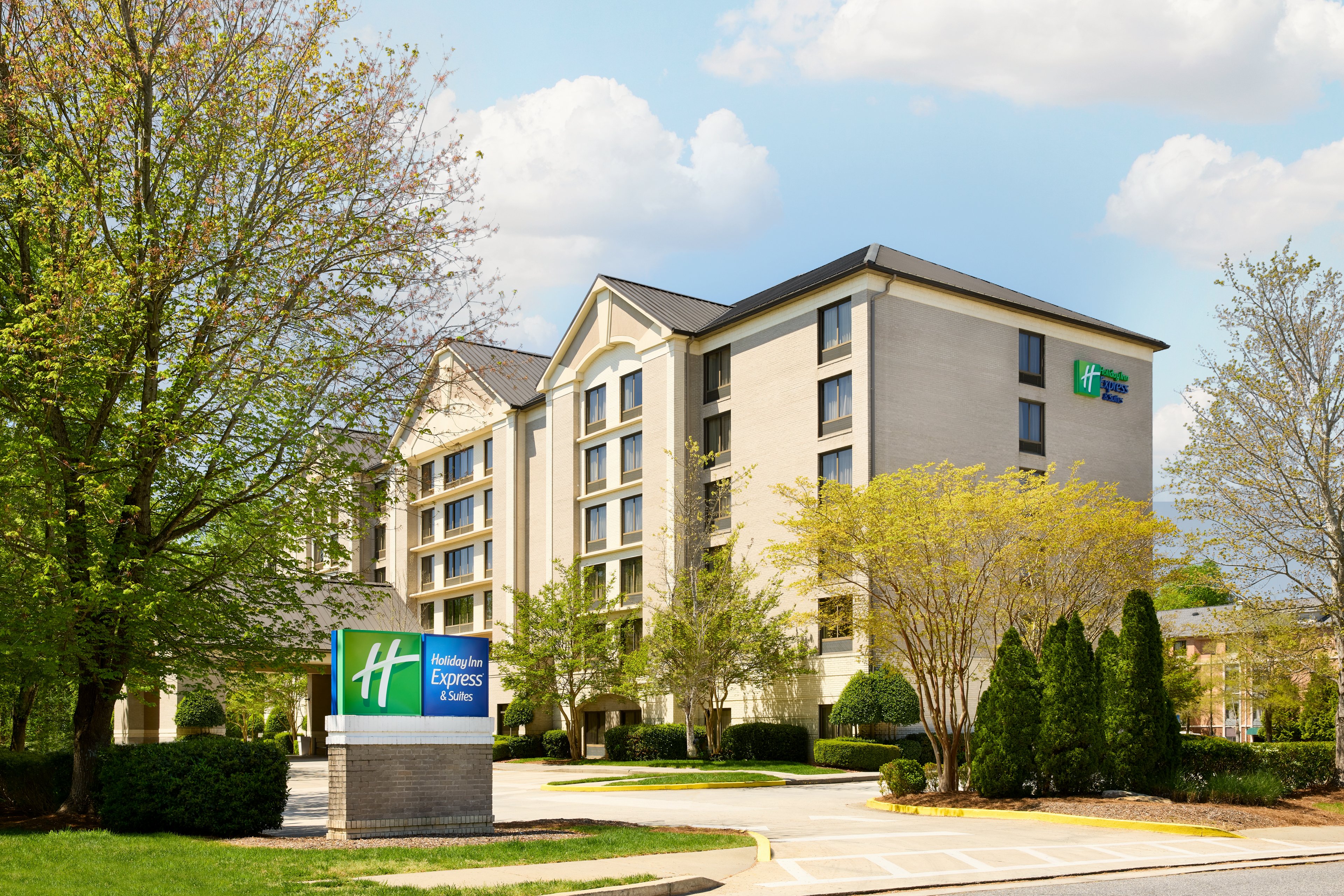Holiday Inn Express & Suites Alpharetta