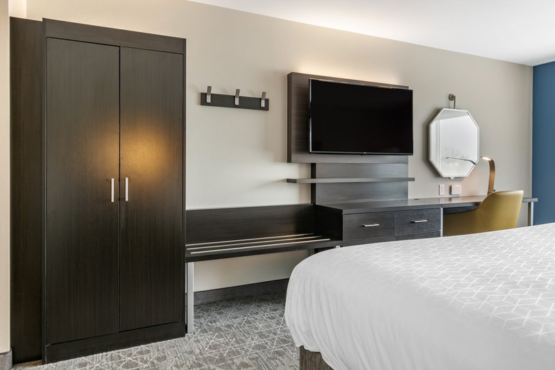 Holiday Inn Express and Suites Lancaster – Mount Joy