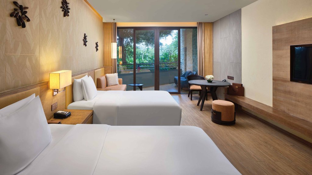 Crowne Plaza Hailing Island Room Type - 2 Twin Standard Garden View Smoking