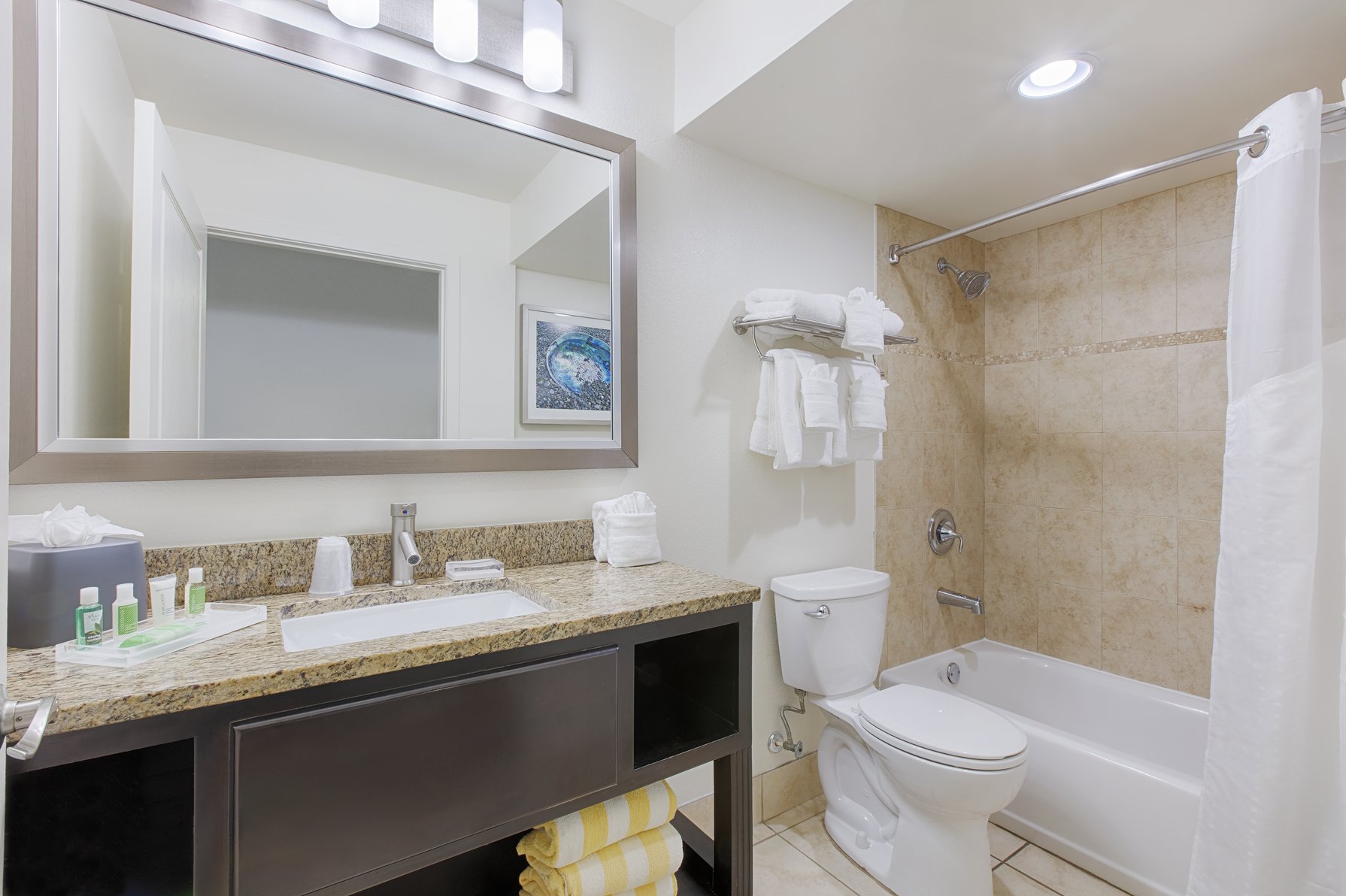 Holiday Inn Resort DAYTONA BEACH OCEANFRONT Room Type - 2 Queen Standard Oceanfront