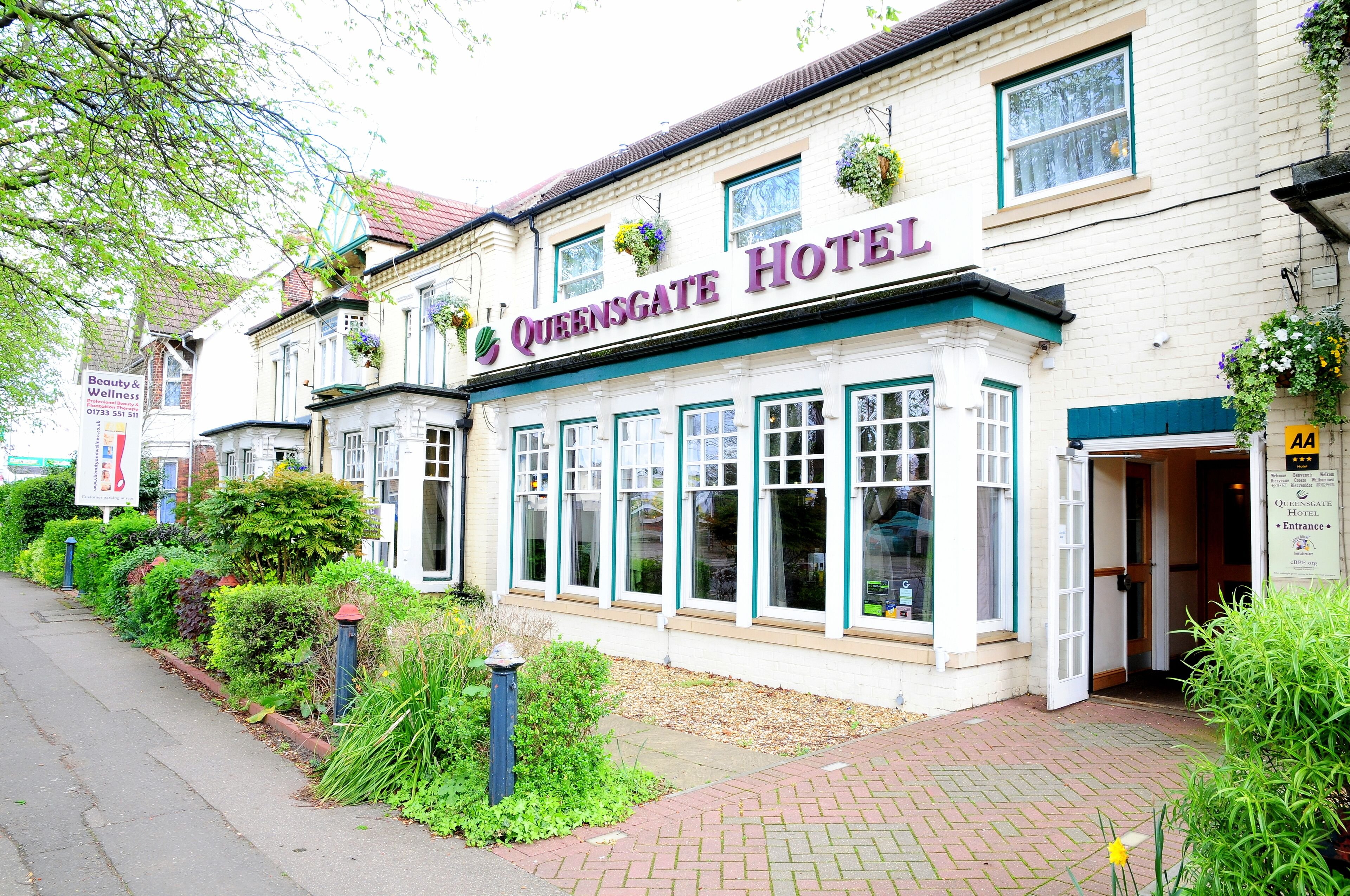 Queensgate Hotel