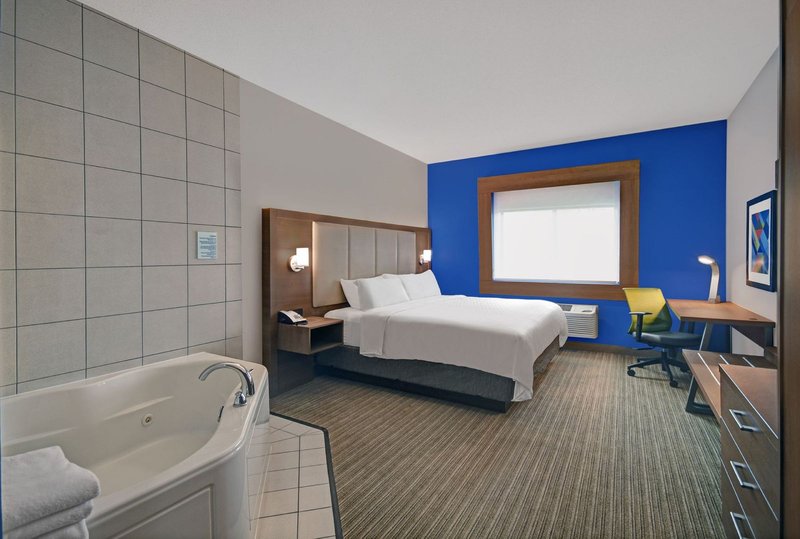 HOLIDAY INN EXPRESS ADRIAN