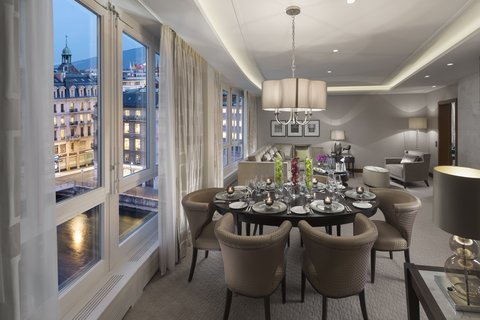 Corner Suite Living Room