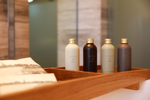 Capella Bangkok Room Amenities 01