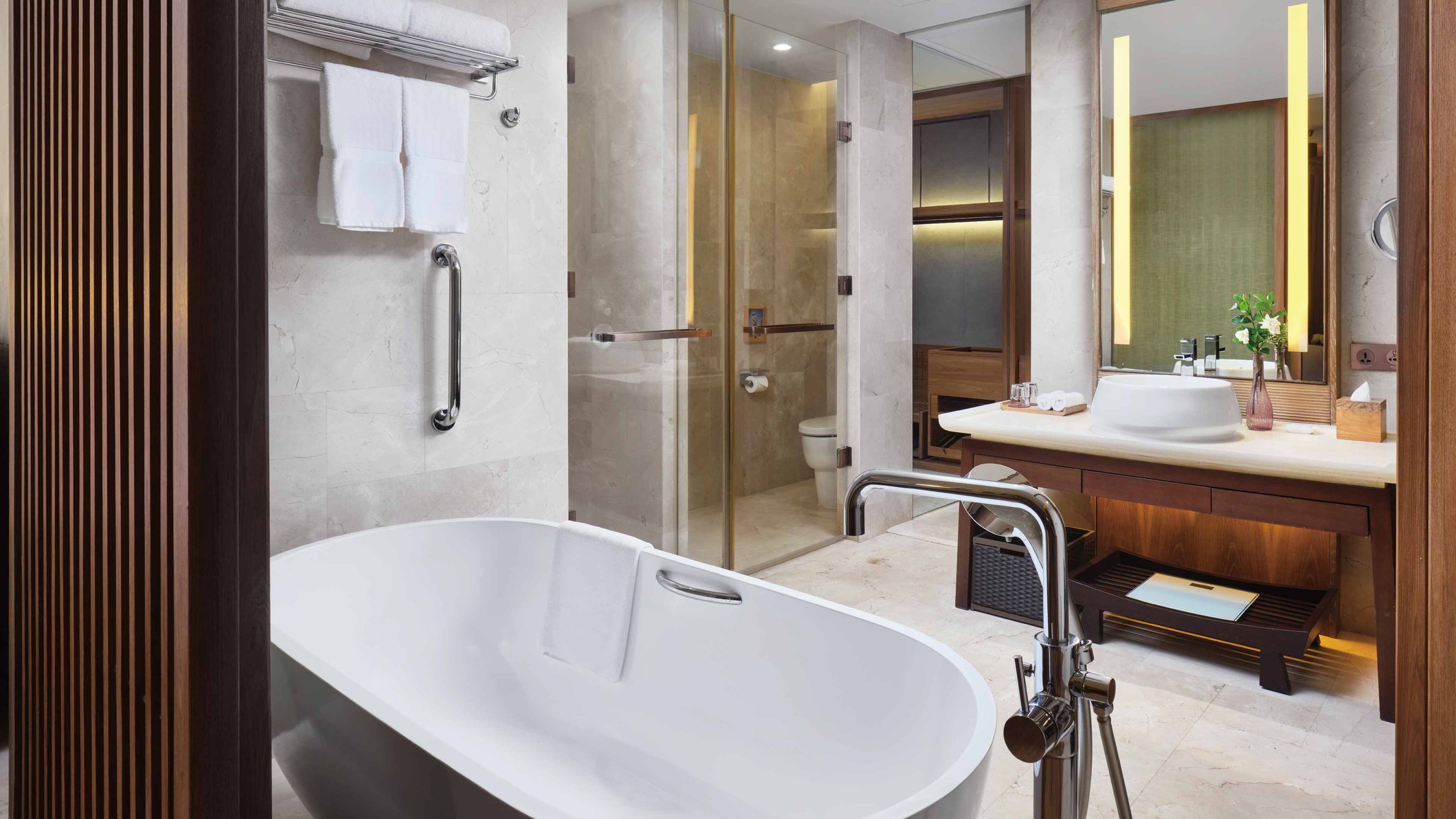 Crowne Plaza Hailing Island Room Type - 1 King Standard Sea View Smoking