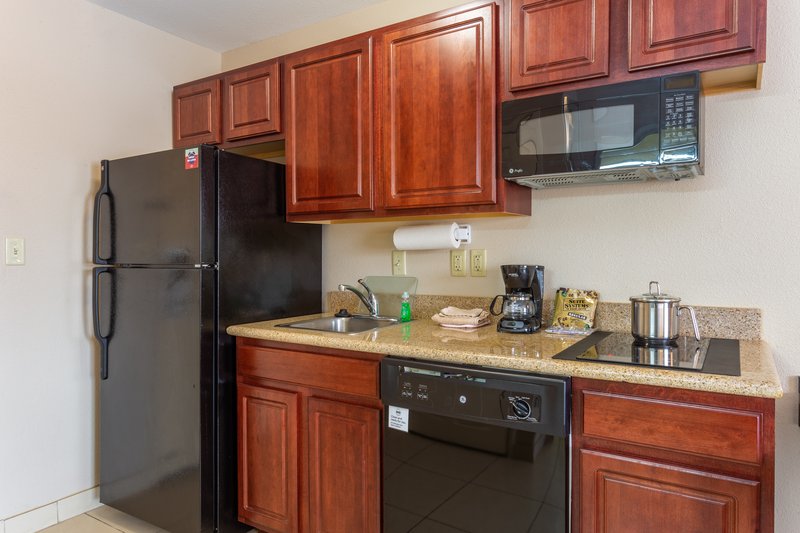 Candlewood Suites Airport