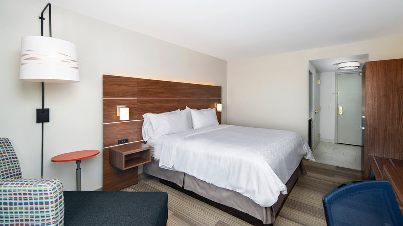 HOLIDAY INN EXP STES DINUBA