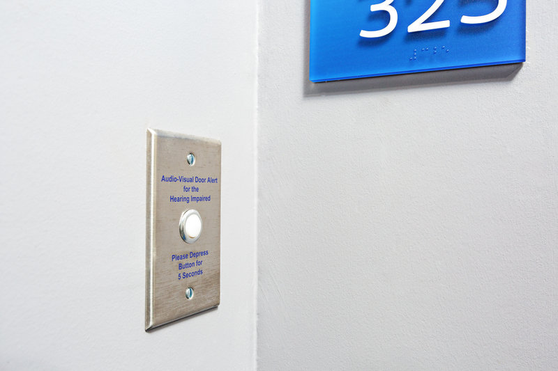 1 KING HEARING ACCESSIBLE NON SMOKING