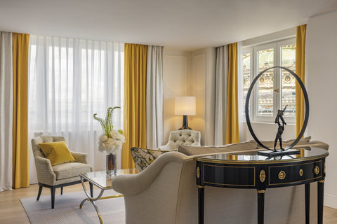 Eugénie Suite