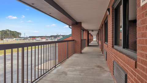 MH Suites Less Emporia VA Two Double Bed Exterior Walkway