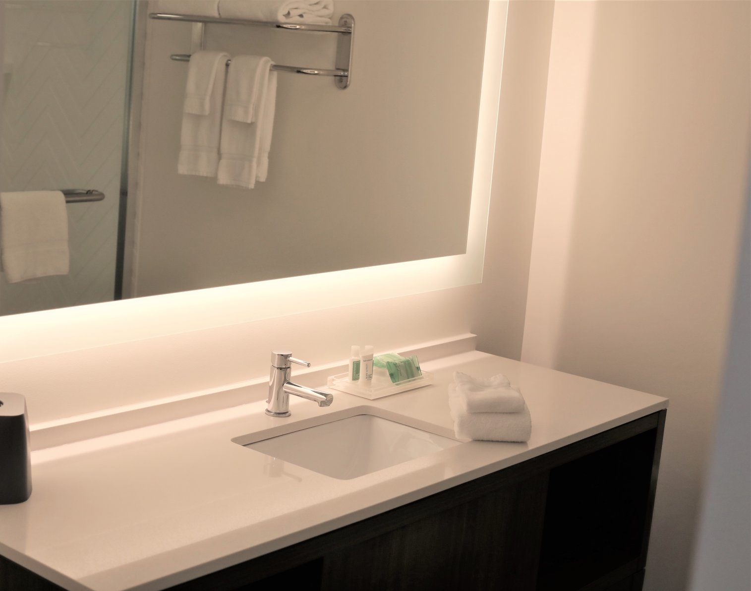 Holiday Inn & Suites St. Cloud Room Type - 2 Queen Bed Standard Pool Access