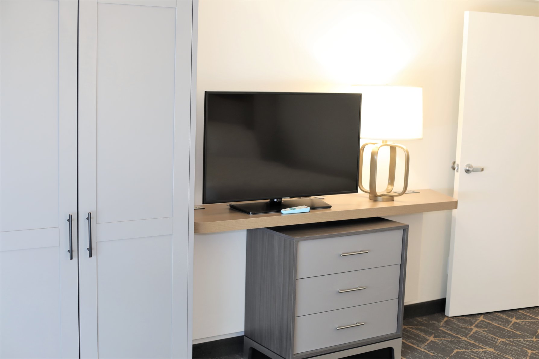 Holiday Inn & Suites St. Cloud Room Type - 2 Queen One Bedroom Suite Pool View