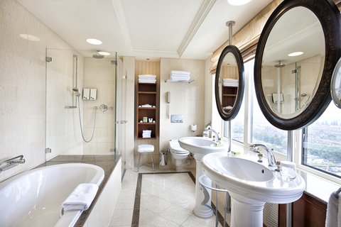 Hotel Okura Amsterdam Panorama Room Bathroom