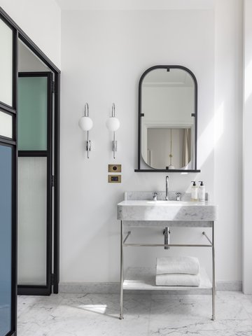 Deluxe bathroom