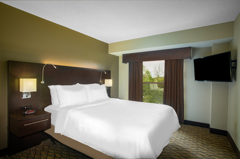 Holiday Inn Express – Military Morelli Heights