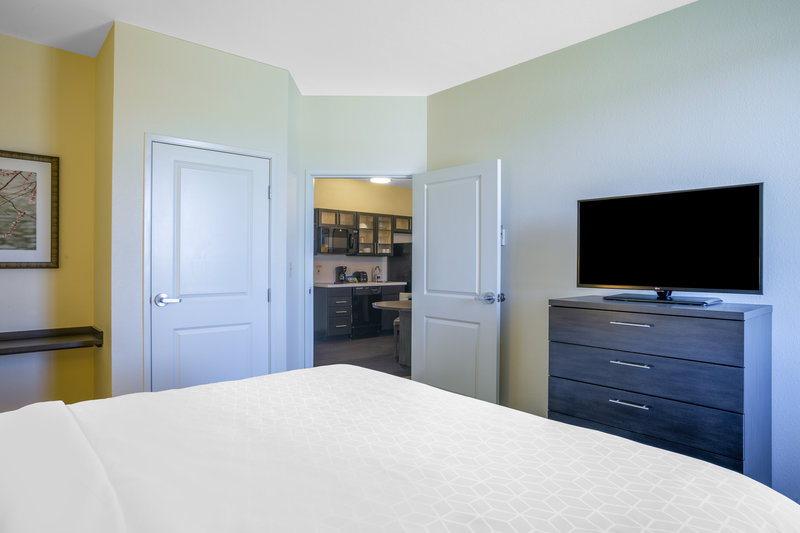Candlewood Suites – Military Bldg. 2020 on F L W
