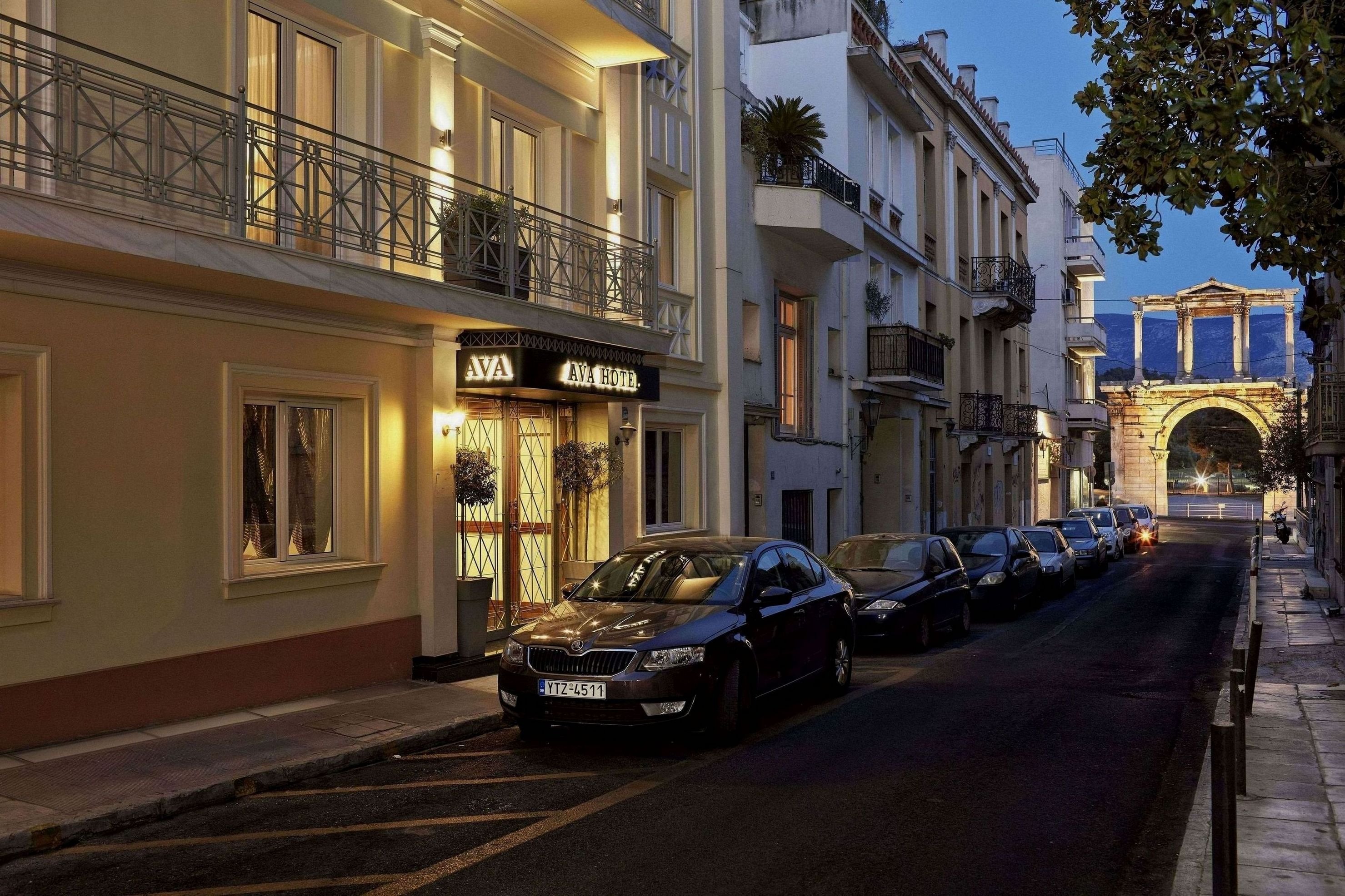Ava Hotel & Suites