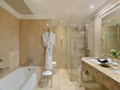double deluxe bathroom