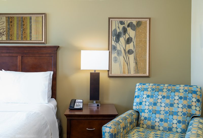 Holiday Inn Express – Military Abrams Hall