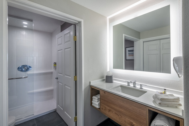 STAYBRIDGE SUITES GLENDALE