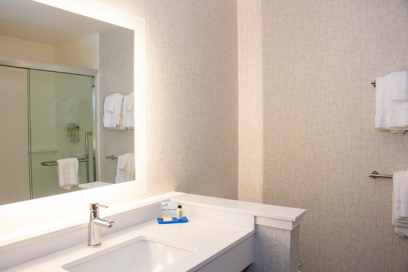 Holiday Inn Express and Suites Tuscaloosa East