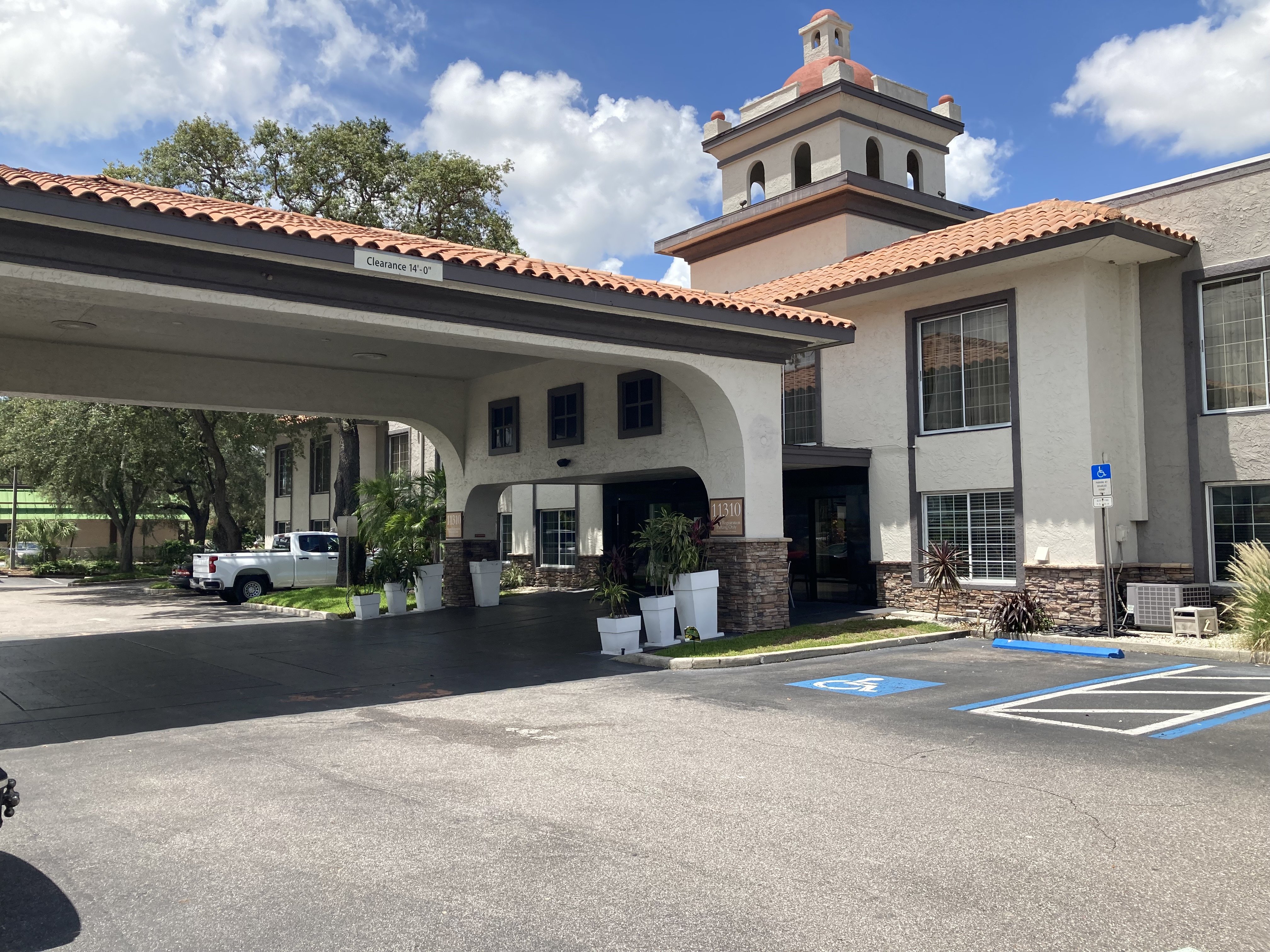 Red Roof PLUS+ Tampa - Busch Gardens