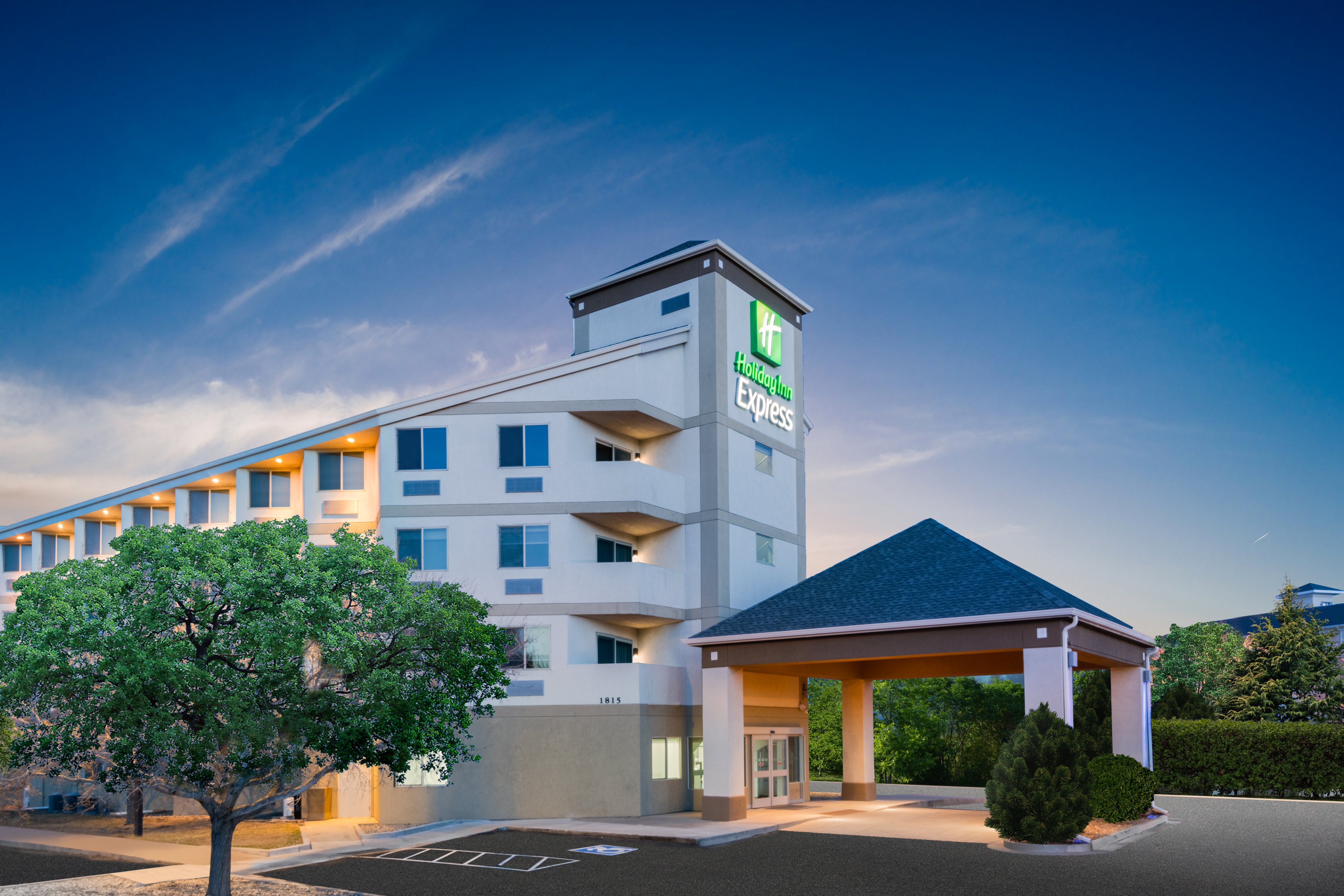 Holiday Inn Express Airport
