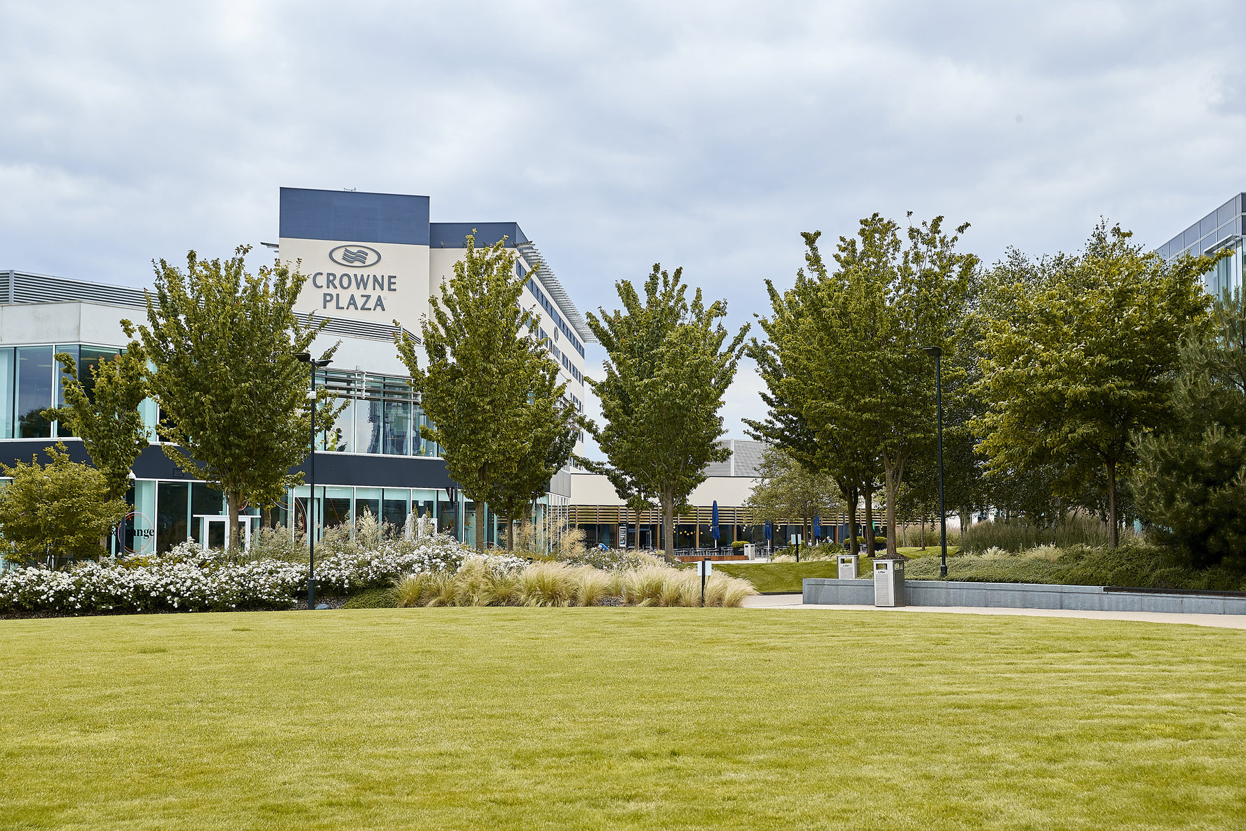 Crowne Plaza Reading East adjacent to Winnersh Film Studios 
