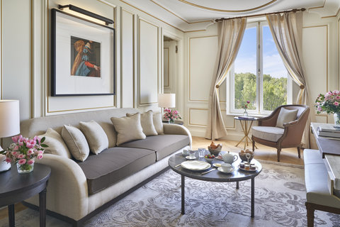 Mandarin Oriental Ritz Madrid Prado Suite Livingroom