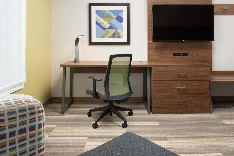 HOLIDAY INN EXP STES TULLAHOMA