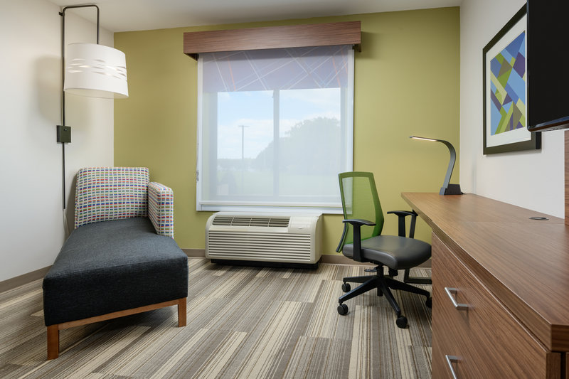 HOLIDAY INN EXP STES TULLAHOMA