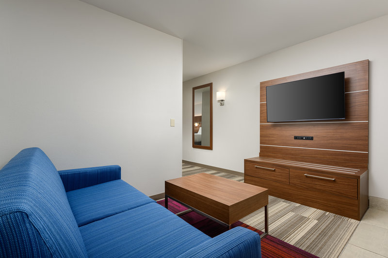 HOLIDAY INN EXP STES TULLAHOMA