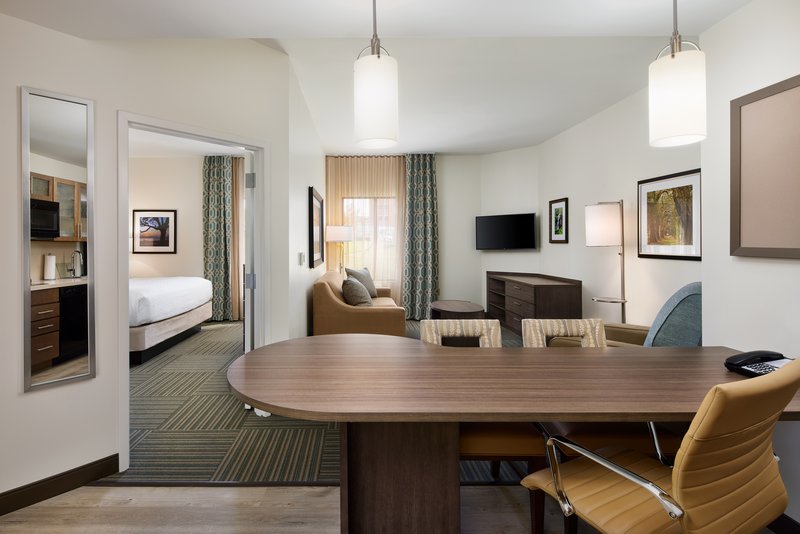 Candlewood Suites – Military East Building 10050