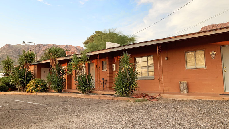 MH Copper Mountain Motel Superior AZ Exterior