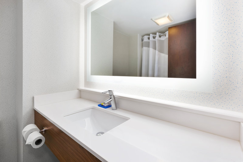 HOLIDAY INN EXPRESS WALDORF