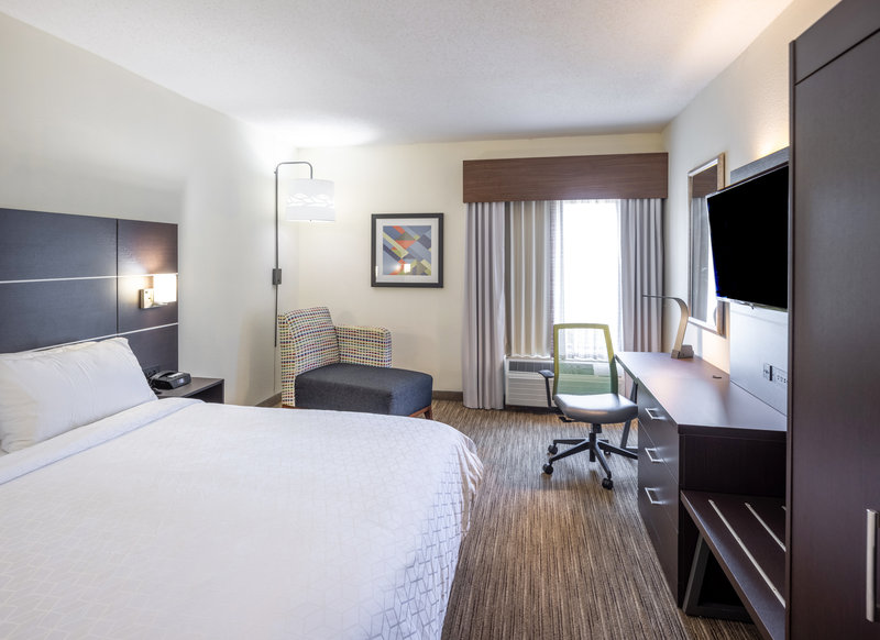 Holiday Inn Express and Suites Fort Payne