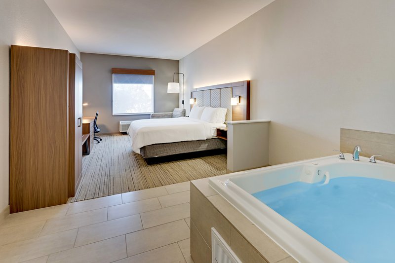Holiday Inn Express Hotel & Suites WEATHERFORD