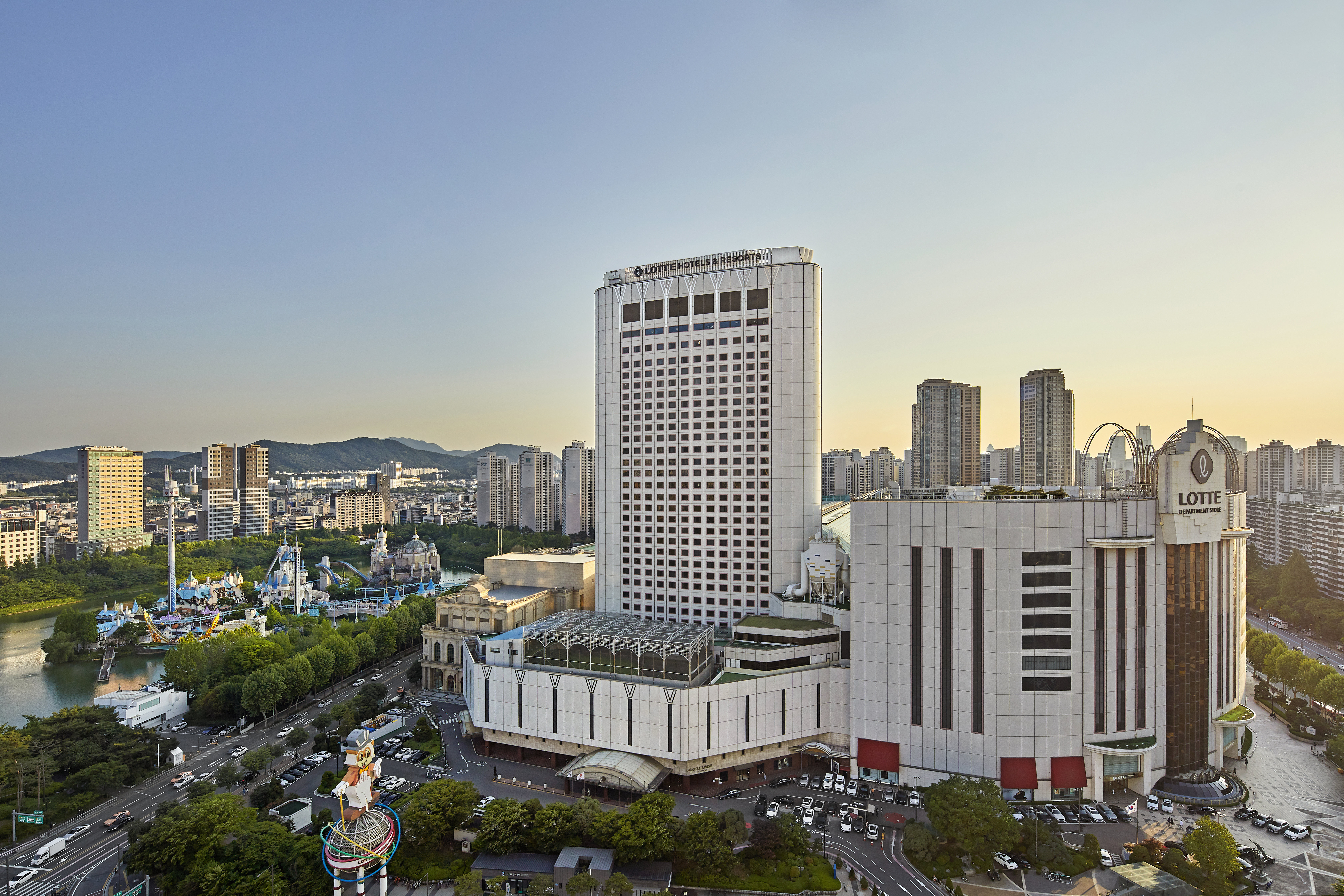 Lotte Hotel World
