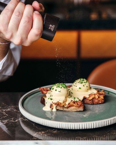 Eggs Benedict