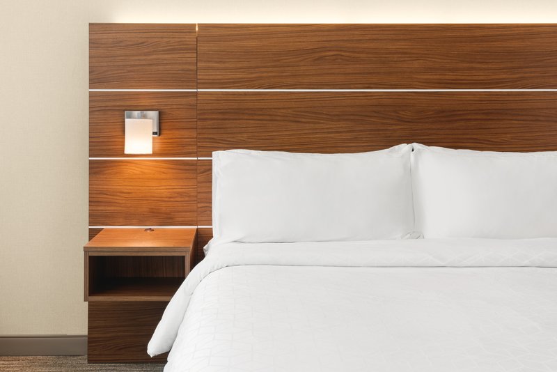 Holiday Inn Express and Suites Suisun City