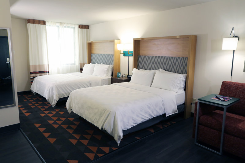TWO QUEEN BEDS NONSMOKE