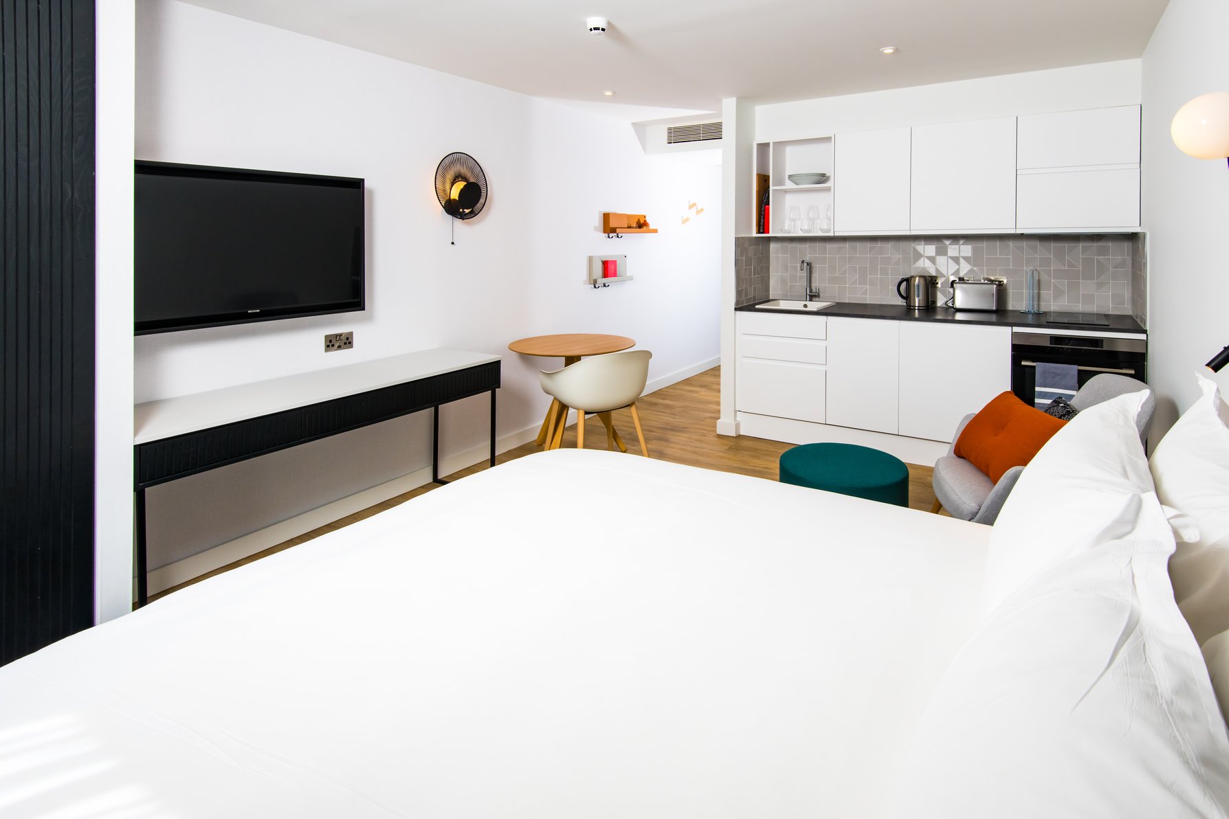 Staybridge Suites CARDIFF, an IHG hotel Room Type - 1 King Bed Studio Suite Accessible