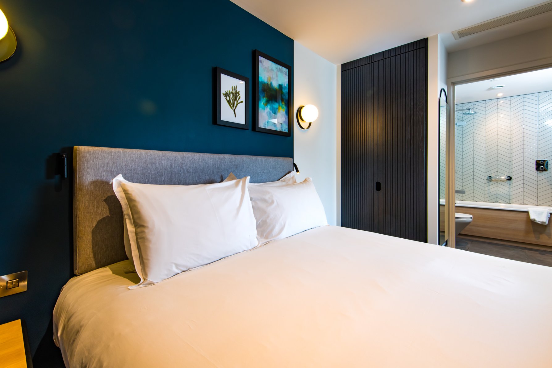 Staybridge Suites CARDIFF, an IHG hotel Room Type - 1 King Bed 1 Bedroom Suite
