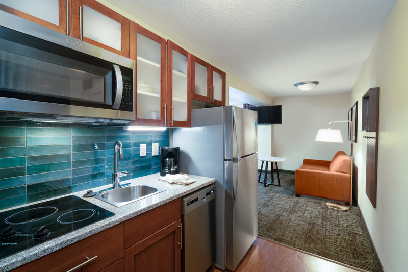 STAYBRIDGE SUITES POPLAR AVE E