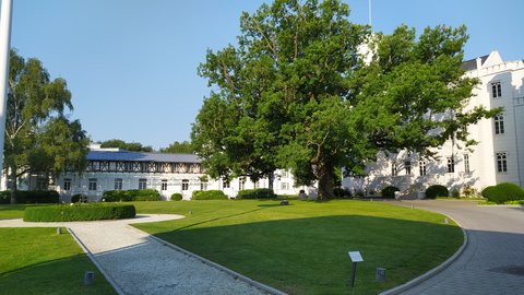 Orangerie & Burg Hohenzollern - Außenansicht